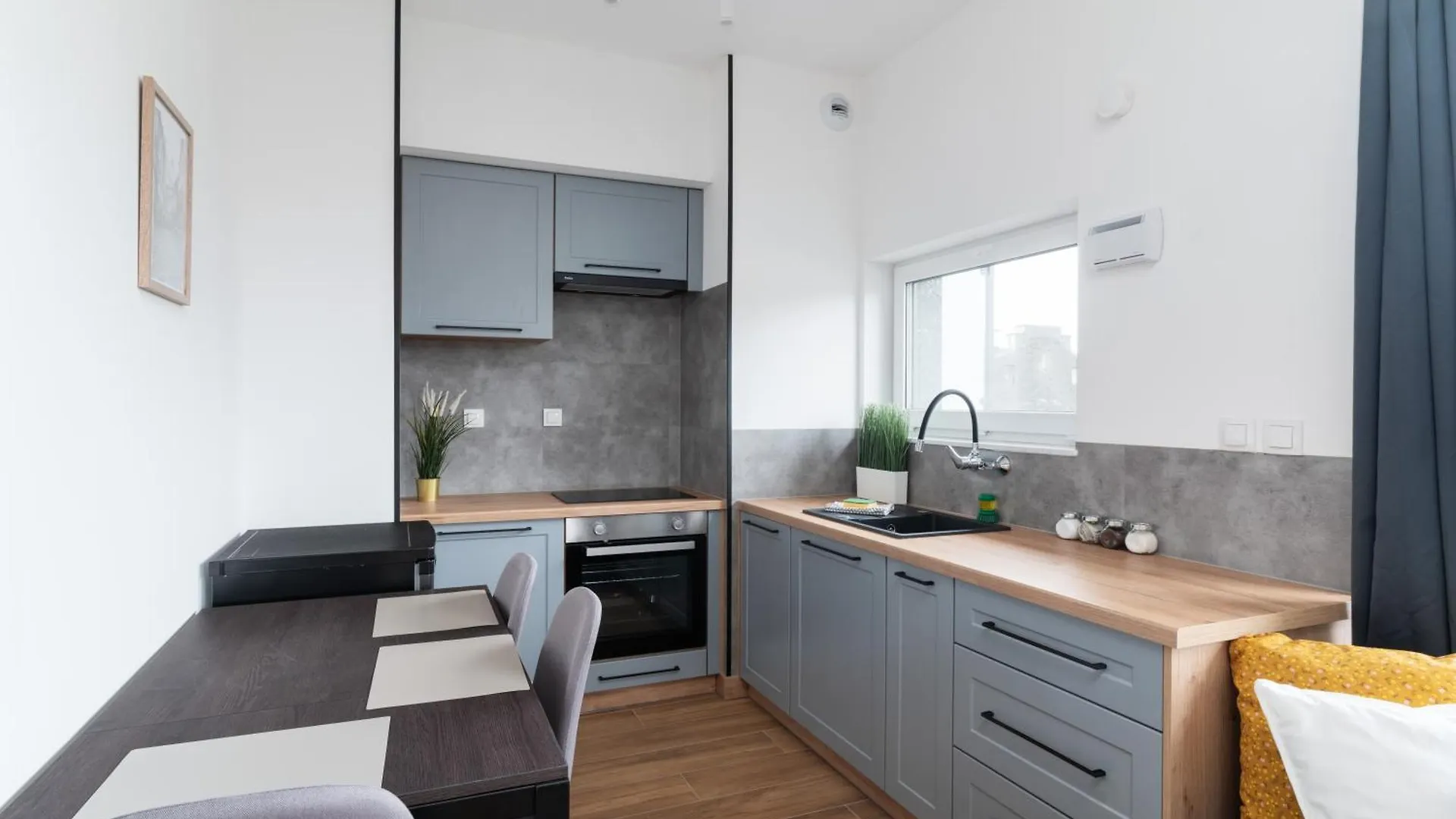 Lineburg Villa Apartments Warsaw Poland
