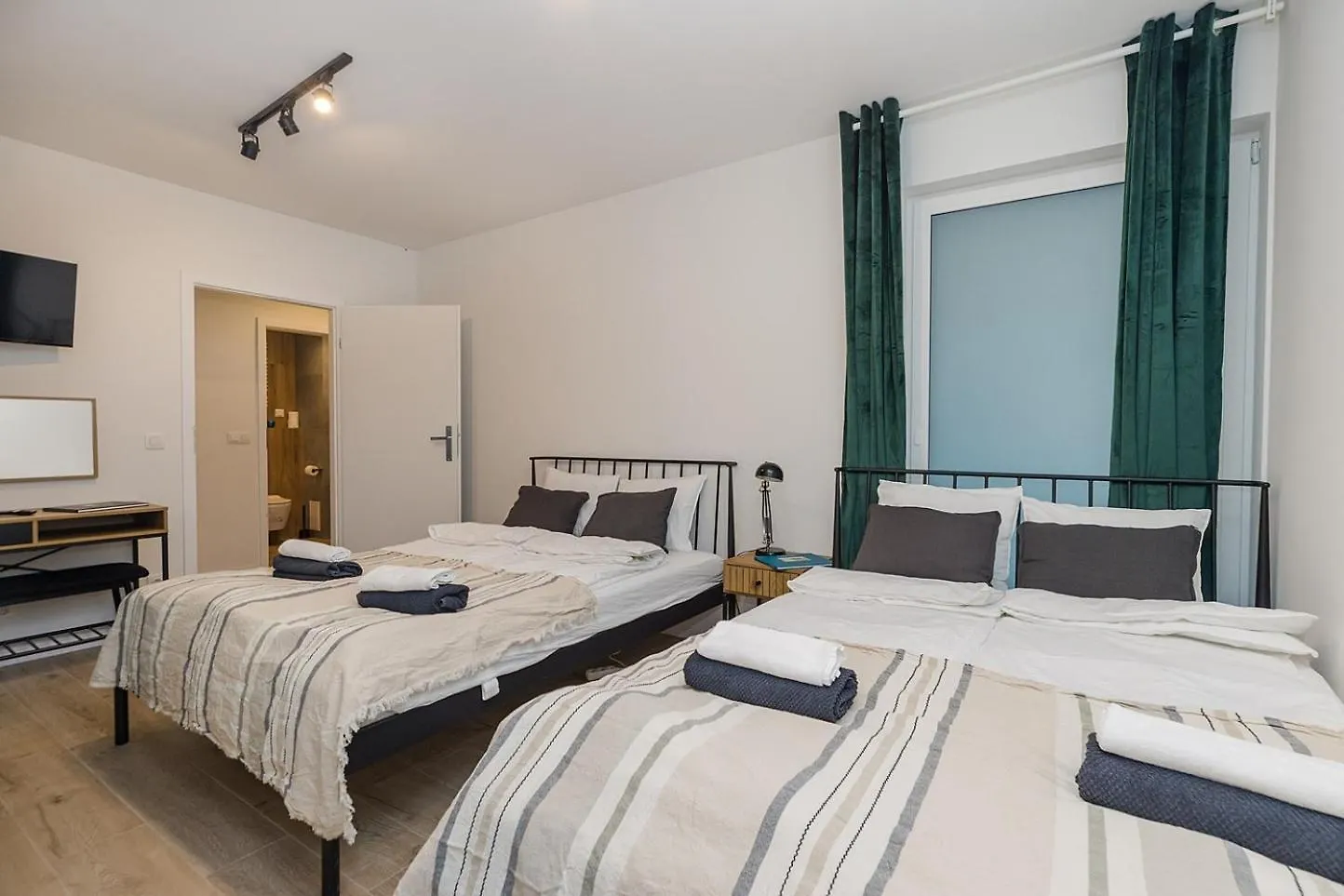 Lineburg Villa Apartments Warsaw 0*,  Poland